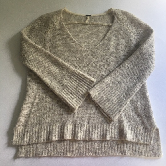 Free People Sweaters - Cozy Free People V-Neck Sweater